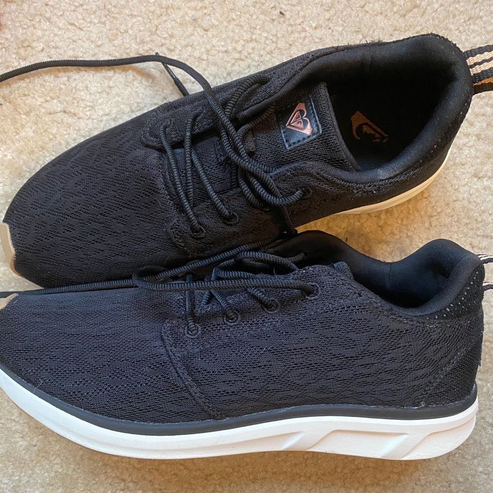 NWOT Roxy Sneakers